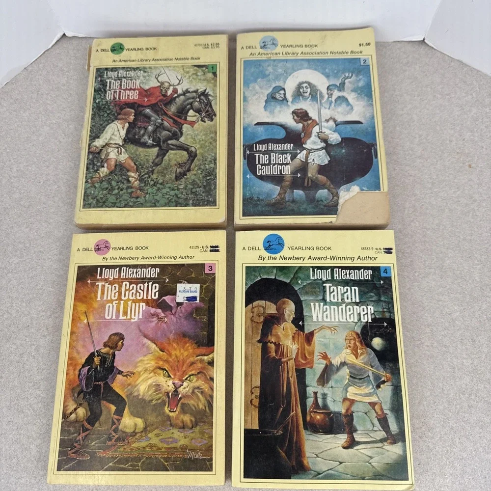 Vitnage PRYDAIN CHRONICLES Lloyd‎ Alexander 1970s yellow Vol. 1-4